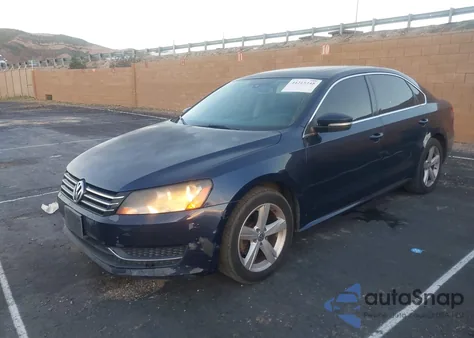 2013 Volkswagen Passat 2.5L Se z USA, uszkodzony, nr VIN 1VWBP7A37DC086513